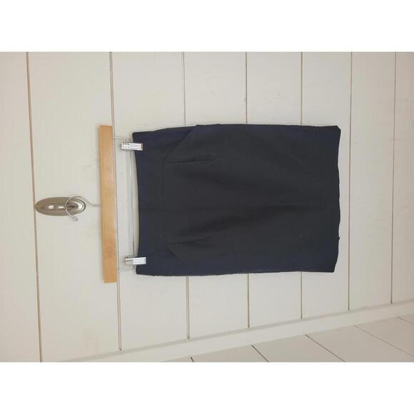 J Crew size 0 black knee length pencil skirt. double slits at back - Picture 1 of 4